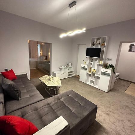 Luxury Apartment With Jacuzzi 소피아 외부 사진